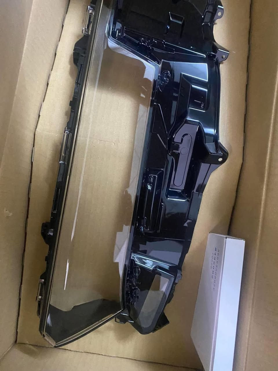 متوفر قطع الغيار تويوتا كراون و سيكنيا واتساب ***********
