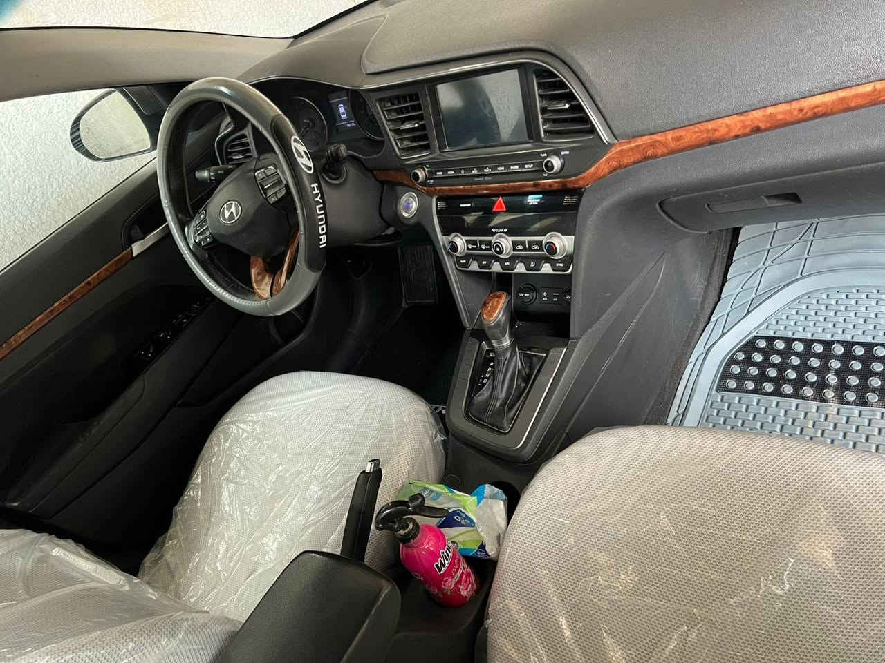 سياره النترا موديل ١٩ فول لمتت منضومه غاز سيارة كامله بدون نقص للبيع حادثها جاملغ خلفي وقبغ جنطه مكينه ممفتوحه مكينه ٢٠٠٠ دوش ماشيه ١٣٥ للاستفسار الاتصال على الرقم ***********
