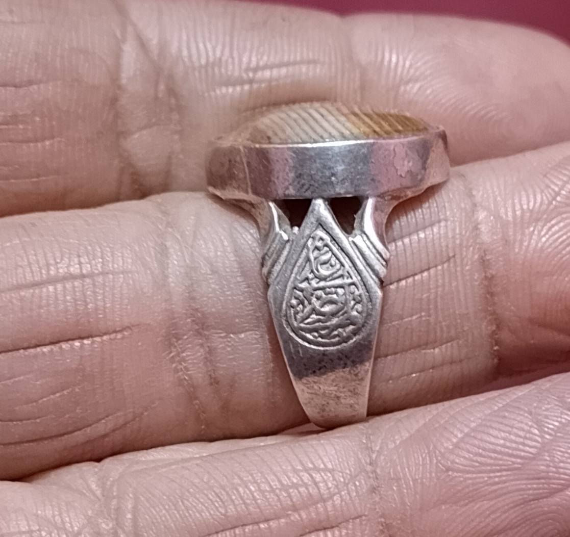 اللبيع من نوادر انتيك  عقيق  يماني احمر 🍒 كرزي  عباسية  وثاني جزع يماني حميري  جامد/ ذمه نوادر   قاسهن 24/25
رقم تواصل ***********
