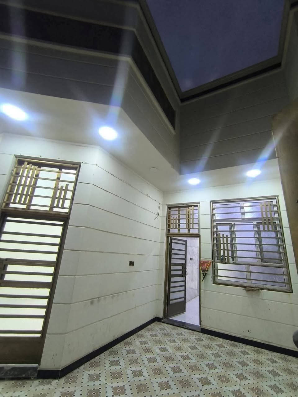 #دار_للايــجــار

الموقع :  ام الخيل 4 مميز على ساحة 

مساحة الدار : 158 م2 

يحتوي ع غرفتين وصاله ومطبخ وصحيات واستقبال وطارمه 

———————————————————

🔺#للاستفسار مكتب الماس للعقار والمقاولات العامة
 • موقع المكتب: نزلة حي المعلمين – قرب متوسطة الجزائر
 • رقم الهاتف: ***********
