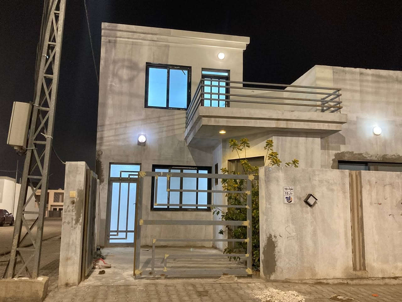 (للايجار)

في مجمع النخيل السكني وبمساحة 200م 
3غرف نوم 
موقع البيت ركن على حديقة
سعر الايجار 400 مقدمة 3 شهور 

للتواصل الاتصال على الرقم ***********
