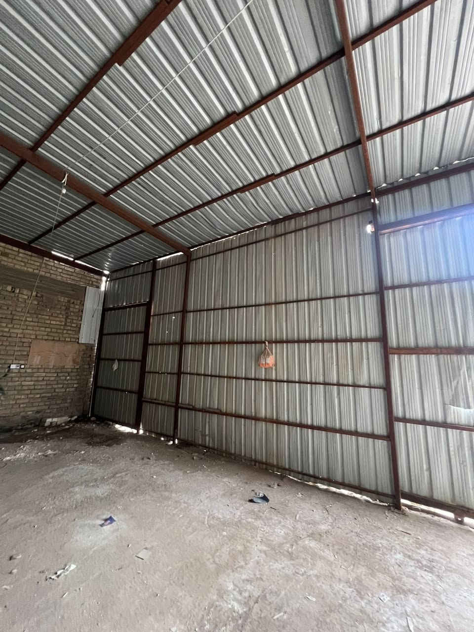 السلام عليكم
محزن يحتوي ع حديد مع كيربي
الموقع بغداد الصليخ
السعر :بلي يرضي الله قيمه واخذه 

***********
