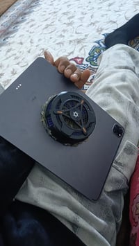 ايباد 11 برو ماكس ذاكره 128 جهاز شخط ما بيه تليفون نضيف حيل ويا فريز س...