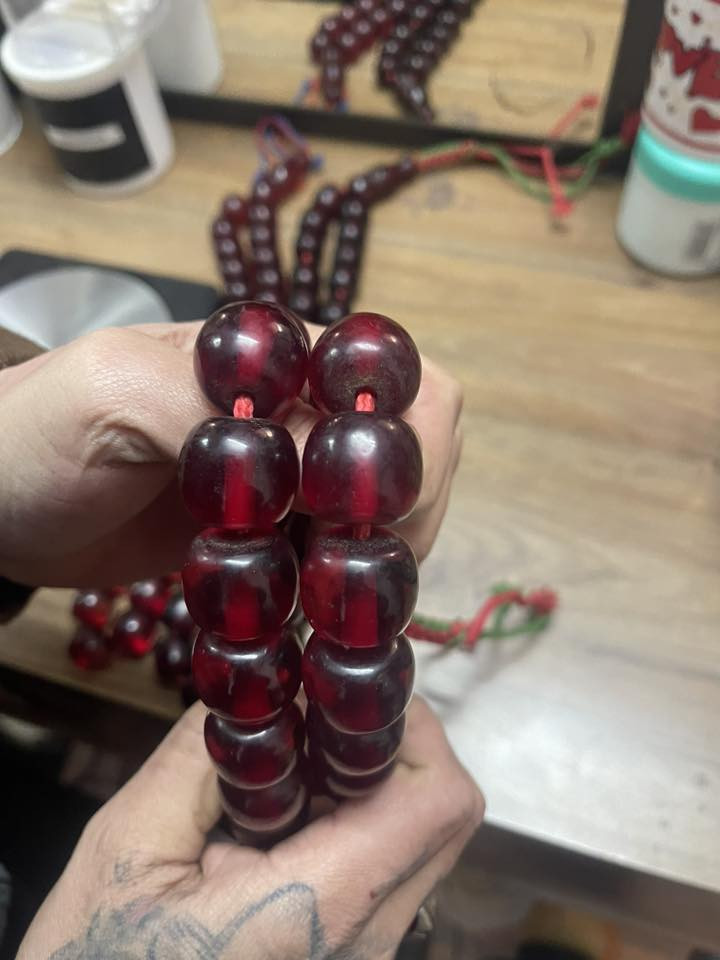 سلام عليكم
للبيع  سبح  انتيك زيوت  الماني المسابح قديمات جدآ جدآ النضافه 💯٪💯 احلا من الصور الاوزان بصور بغداد الكرخ السعر خاص او اتصل ب ***********
