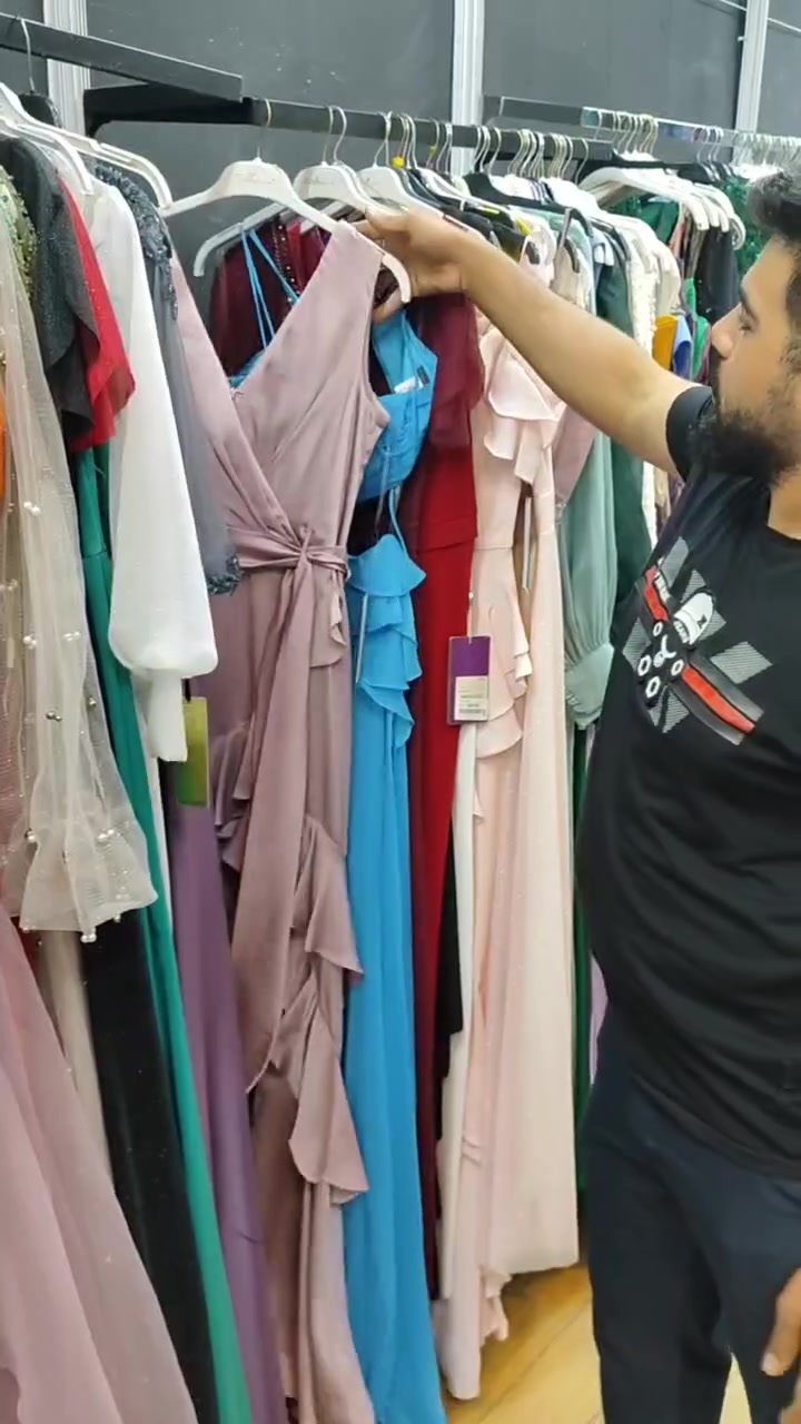 ✨️شروة فساتين سهره  200 سيريات مكسرة 
✨️السعر مناسب علوتس اب 👇👇
+905377654036


**إذا كنت صاحب هذا الإعلان وتريد حذفه لأي سبب، رجاءا أرسل رسالة إلى الدعم الفني**