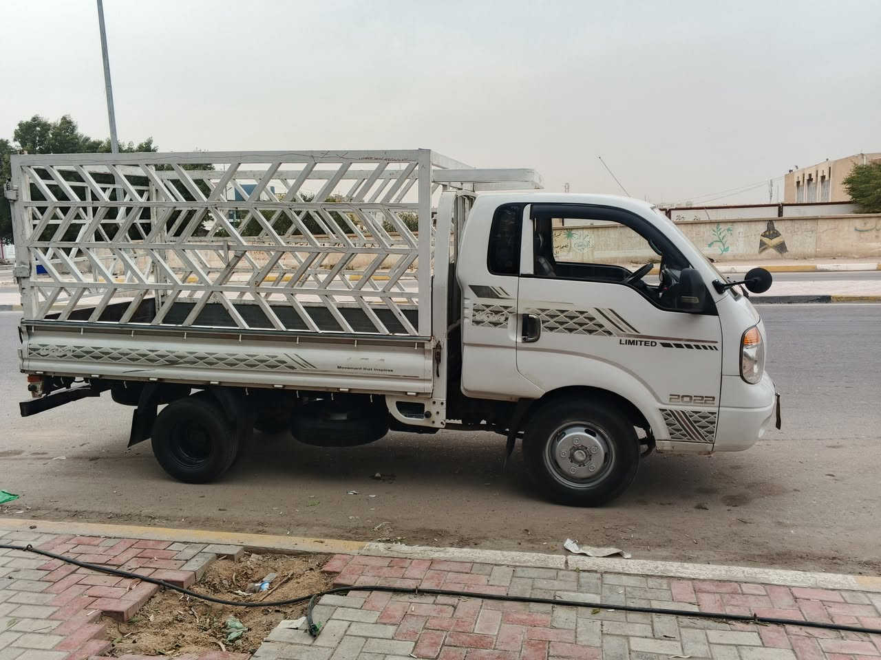 السلام عليكم سياره للبيع نوع كيا فحل موديل 2010 محرك 2700 بلادي سياره كفاله عامه محرك جديد كير جديد حداديه جديده تخم تاير جديد احسن جديد كهربائيات  سبعه جنكال  سياره مكفولة كفاله عامه   من الصبغ والتبديل رقم بابل تحويل مباشر. سنويه لل 28 السعر المطلوب 100 وبيها مجال  للطيبين العنوان كربلاء رقم التلفون ***********
