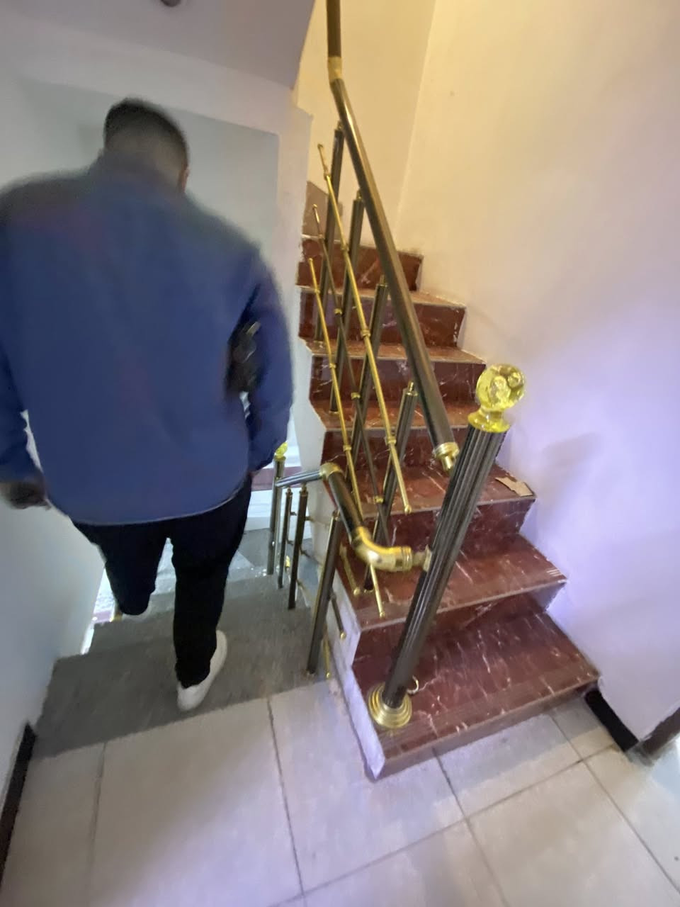 للإبحار في السيديه
دار سكني مساحه 50 متر يتكون من 

صاله مطبخ خدمات غرفتين نوم سعره 650 قفله 

للاسـتفسـار الاتـصال علـى الارقـام التـاليه  او زيـاره مكـتب عبدالله الرفيـعي السيـديه_شارع الضـباط_ مقابل مجـمع لحـوم جويـلي 
***********
مكتب عبدالله الرفيعي
مؤمن الوليد للاستثمار العقاري
‏‭0770 010 5930‬
━━━━━━━━━━━━━━━
#بيت #عقارات #منزل #بيع #وساطة_عقارية
#شركة #سيدية #بغداد #عراق
#عقارات_السيدية
#عقارات_الكرخ #ايجار_تجاري
#بنايات_سكنية
#عقارات_القادسية #عقارات_اليرموك #عقارات_المنصور
#عقارات_الحارثية #عقارات_الكاظمية #عقارات_الاعظمية
#عقارات_العطيفية #عقارات_حي_الجامعه
