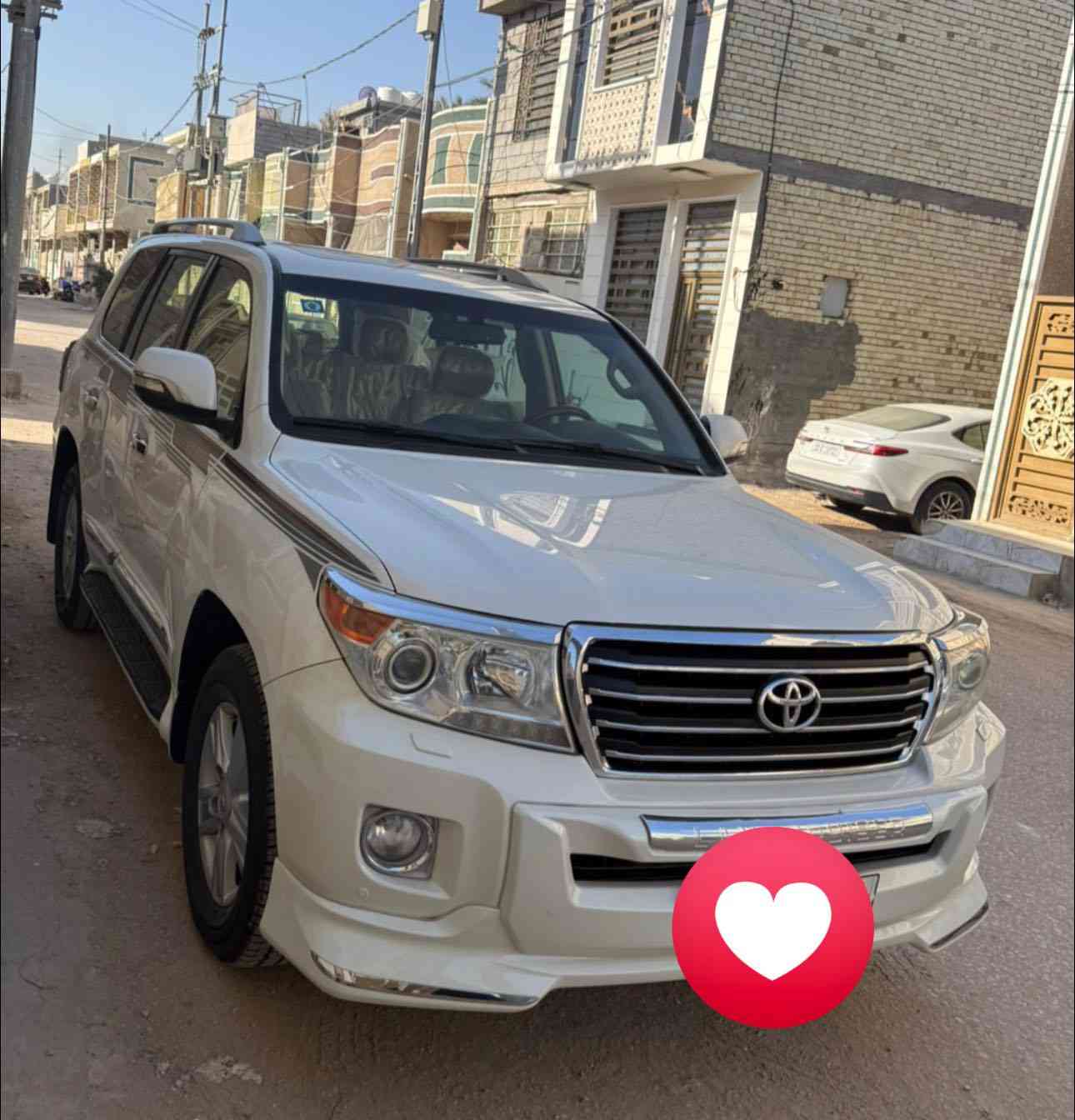 لاندكروز GXRموديل 2014رقم بغداد مميز انگليزي الجديد
سيارة جداً نضيفة من مكينه كير حداديه تخم تاير كله نضيف داخلها بيجي 
فتحه سقف سلايت 
بصمه تشغيل بصمه ابواب 
شاشه تاب كبيرة كامرة دوارة 
مري شفط وقلاب عند الرجوع
لايت زينون بلاجكتور زينون بلادي
يدات ابواب نيكل طفاية بلادية جهة الصدر 
السعر 365 وبيها مجال جداً بسيط 
السعرجداً مناسب بالنسبة المديلها ونضافتها 
 مكان السياره ذي قار الناصرية
هاتف *********** 
اتصال وبي كل البرامج
