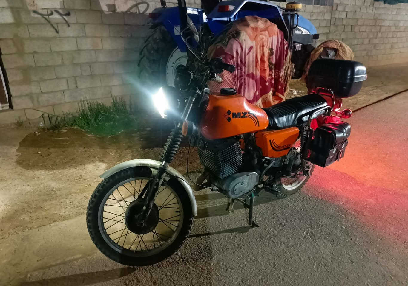 امزت 82للبيع
السعر 600وبيهة مجال حگ الجيه
      مكاني دياله العضيم ***********
