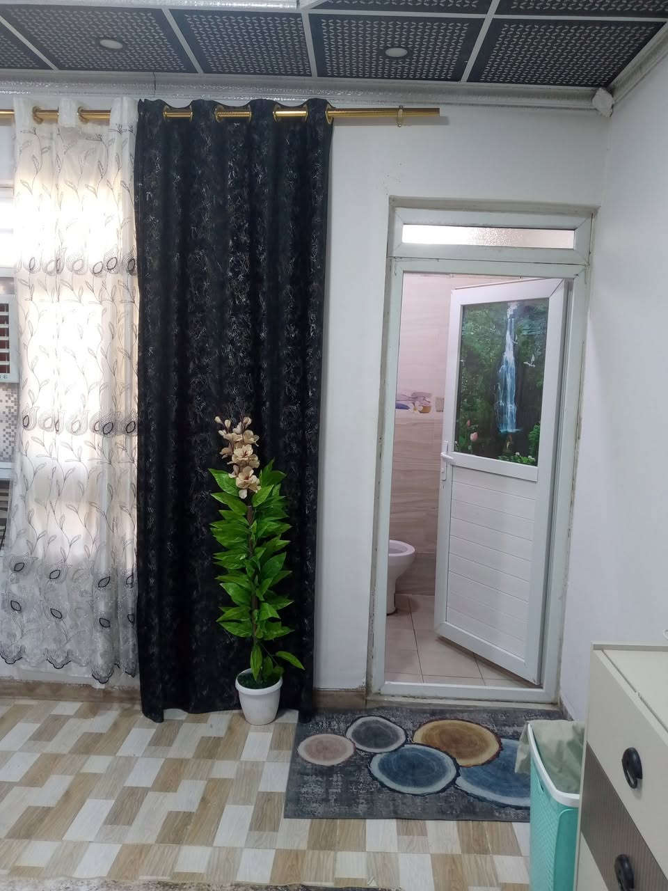 دار للبيع حي الخظراء قرب الرعايه الاجتماعيه السعر75بدون معامله بناء حديث زراعي***********
