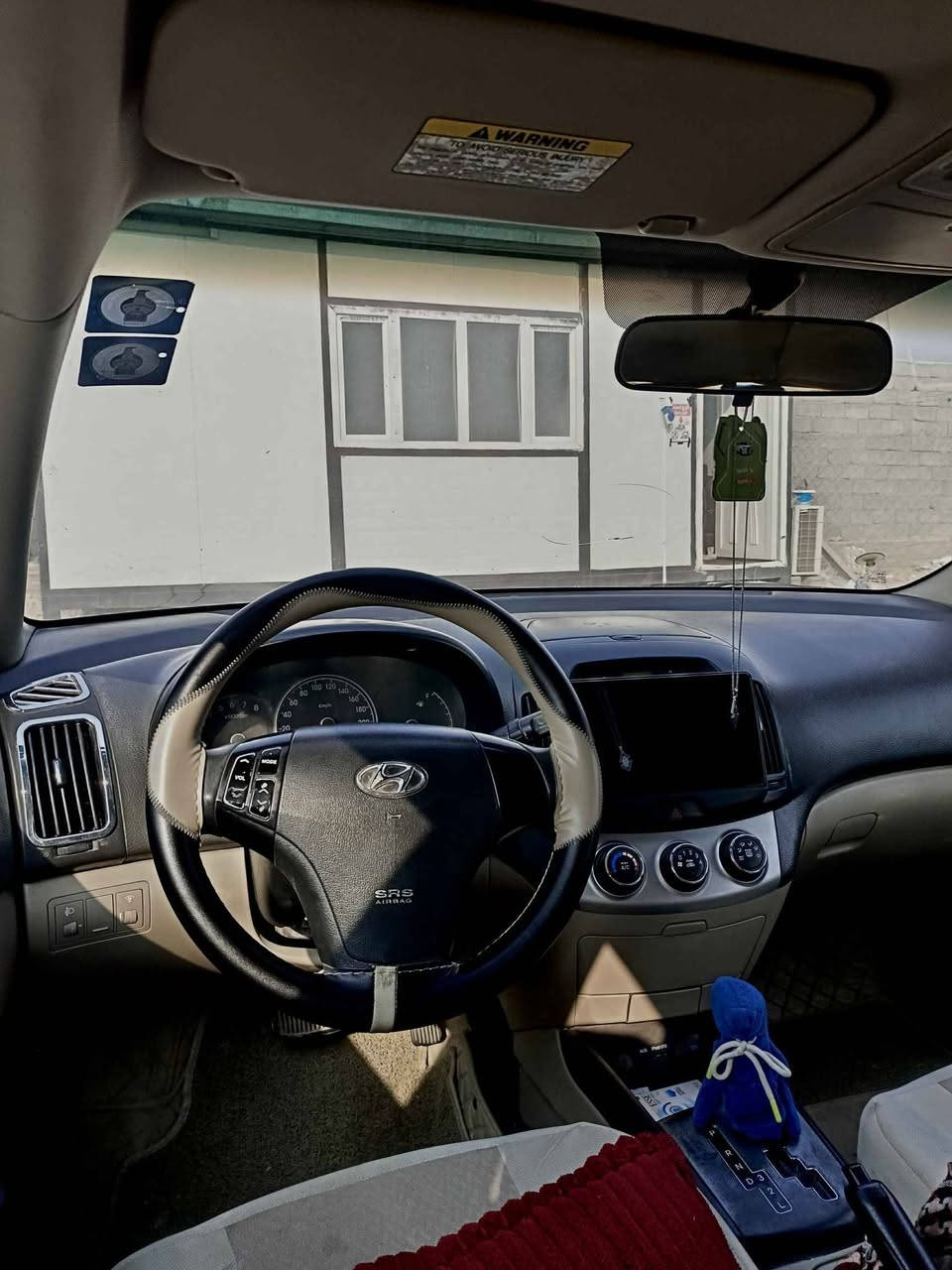 النترا 11 بيضه فول 
* رقم  بغداد دولي  مشروع وطني باسمي 
*سنويه 2029/12/4 
* هزه بشهر 11 
* فتحة
* اشاره بالمري 
* تحكم ستيرين 
* ادامه كامله للسياره ( تبديل جوينات وقايش )
* شد منظومه تبريد جديده 
* كامره + تاب جديد داخل بضمان لشهر 1 
* زوج تايرات جدد 
ضرر  بدون دواخل ولا شاصي 
جاملغ الايسر  مصبوغ نصه
جاملغ الايمن دحجه بسيطه هم كذلك معدل ومصبوغ 
الباب وره سايق صبغ جوة اليده بعرض 4 اصابع ع طول الباب  (عندي تصوير قبل التعديل والصبغ )
السعر 107 وبيها مجال قليل 
الرقم  بيه واتس   ***********
مكاني النجف -الكوفه النجف, العراق
