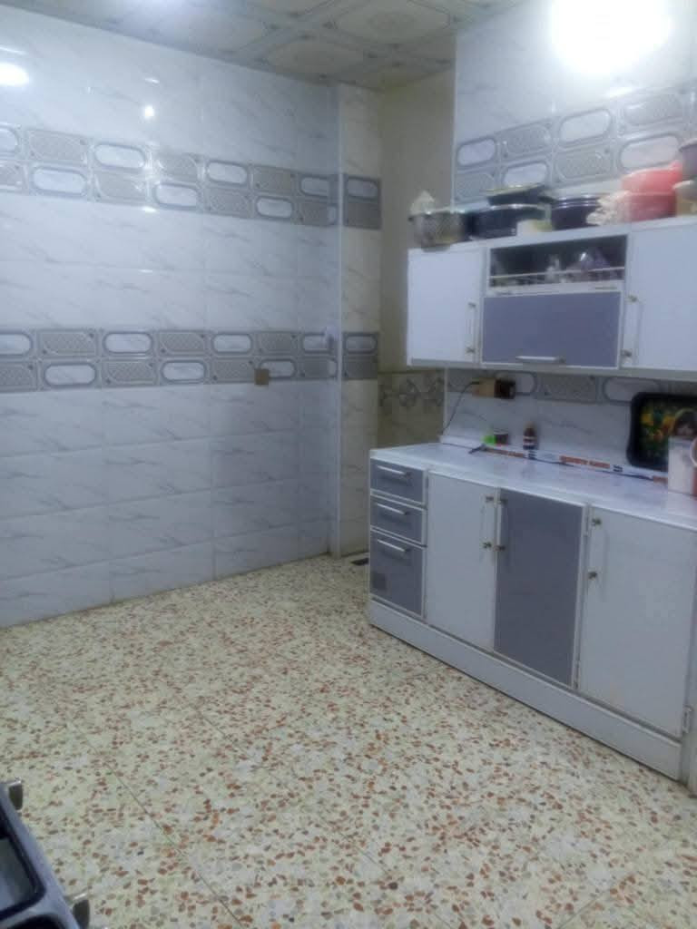 بيت طابقين مساحة 100 متر طابو زراعي سند سند 25 بسمي بناء درجة أول البناء صب طابوق الطابق الأول غرفه و كلدور و مطبخ و صاله و مرر و صحيات و كراج سيارة و الثاني غرفتين و كلدور العنوان شارع 80 جهة النجف نزلت الساده حي النصر منطقة مرتبه مجاري انترنيت ضوئي خامس بيت عن الشارع العام اتصال
***********

بيت طابقين مساحة 100 متر طابو زراعي سند سند 25 بسمي بناء درجة أول البناء صب طابوق الطابق الأول غرفه و كلدور و مطبخ و صاله و مرر و صحيات و كراج سيارة و الثاني غرفتين و كلدور العنوان شارع 80 جهة النجف نزلت الساده حي النصر منطقة مرتبه مجاري انترنيت ضوئي خامس بيت عن الشارع العام اتصال
