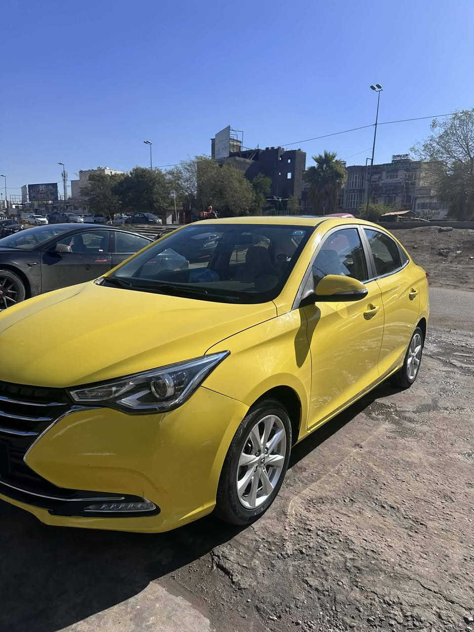 السلام عليكم إخوان السفن للبيع موديل 24 حره باسمي تحويل مباشر هزه جديده بيه طخات خفيفه بدون صبغ بعده بضمان الشركه دهن كل 5 آلاف كيلو ابدل بالشركه تخم دبلات اماميه وخلفيه واذان محرك جدد قبل أسبوع بدلتهن مجاناً على الشركه وباتري جديد هم مبدل على حساب الشركه السعر 115 ورقه ملاحظه السياره بيه منظومة غاز من الشركه للاتصال ***********
