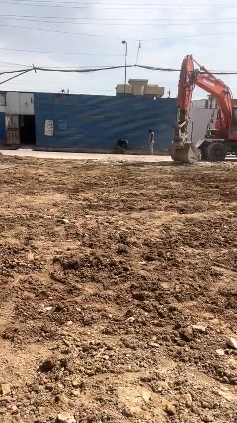تفليش البيوت القديمة والمحلات وقطع البيوت ورفع الانقاض وتعديل الارضية  اسويلهيا كاع بموداها يعني ما اخذ فلوس بس المواد في كافة مناطق ديالى للتواصل الاتصال على الرقم : ***********
