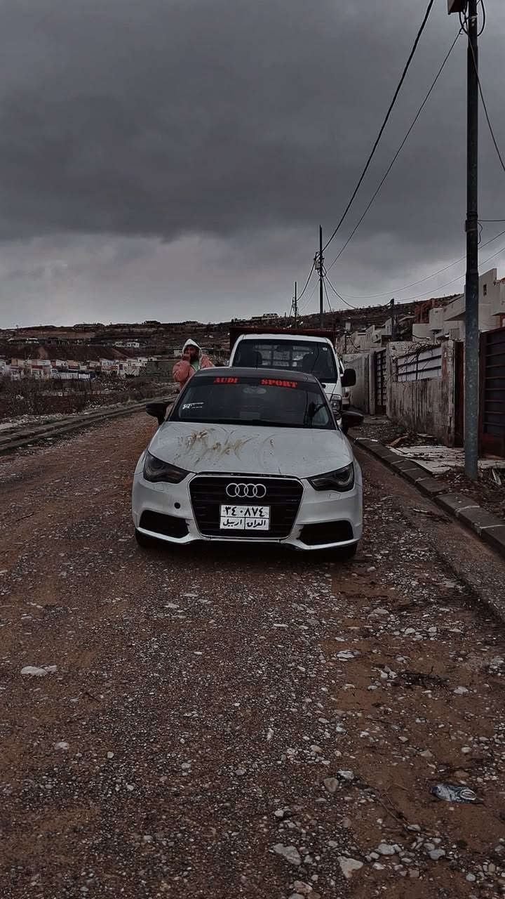 سلام عليكم للبيع اودي A1 كير عاادي مكينه 1600 فول مواصفات موديل 2014 رقم اربيل تحويل مباشر صبغ مكانات بدون ضربه اخوان السياره جهازه للخير مابيهة نقص كير مكينه مكفولات صدر تخم تاير كله جديد السعر ((78)) بلعافيه ع ياخذهة ماكو هيج سعر عنوان حي الجهاد ***********
