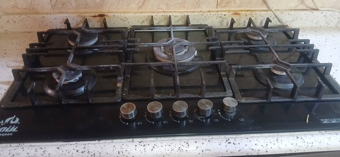 السلام عليكم 
للبيع كاونتر تركي فصال+ مرشحه+ فرن كهربائي اسباني+ سبلت توسوت2 طن+ جهاز جري+ طباخ سطحي 5 عيون المواد بحالة جيده مكاني اليرموك حي الداخليه للاستفسار الاتصال على الرقم *********** متوفر وات ساب
