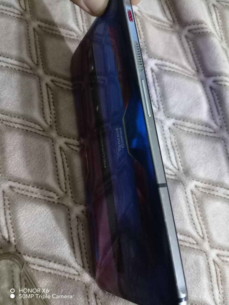 وحش الألعاب Red Magic 6 Pro ⚡
​الجهاز غني عن التعريف، مفول فول الفول وبأعلى أداء للألعاب والاستخدام الثقيل.
​⚙️ المواصفات الأساسية:
​الذاكرة: 128 جيجابايت.
​الرام (العشوائية): 12 جيجابايت.
​🛠️ حالة الجهاز (بكل أمانة):
​الظهر: مبدل فقط (و الباقي .
​شرط مكفول: الباقي كله نظيف ومكفول 100%:
​المراوح شغالـة تمام.
​الشفتات الجانبية كاملة وشغالة.
​الصوت والسماعات واللمس وكل شي بالجهاز جاهز ومضمون.
​📍 المكان: بغداد - الغزالية.
​🤝 خيارات المراوس: متواجد للبيع أو المراوس
الرقم *********** بغداد, العراق
