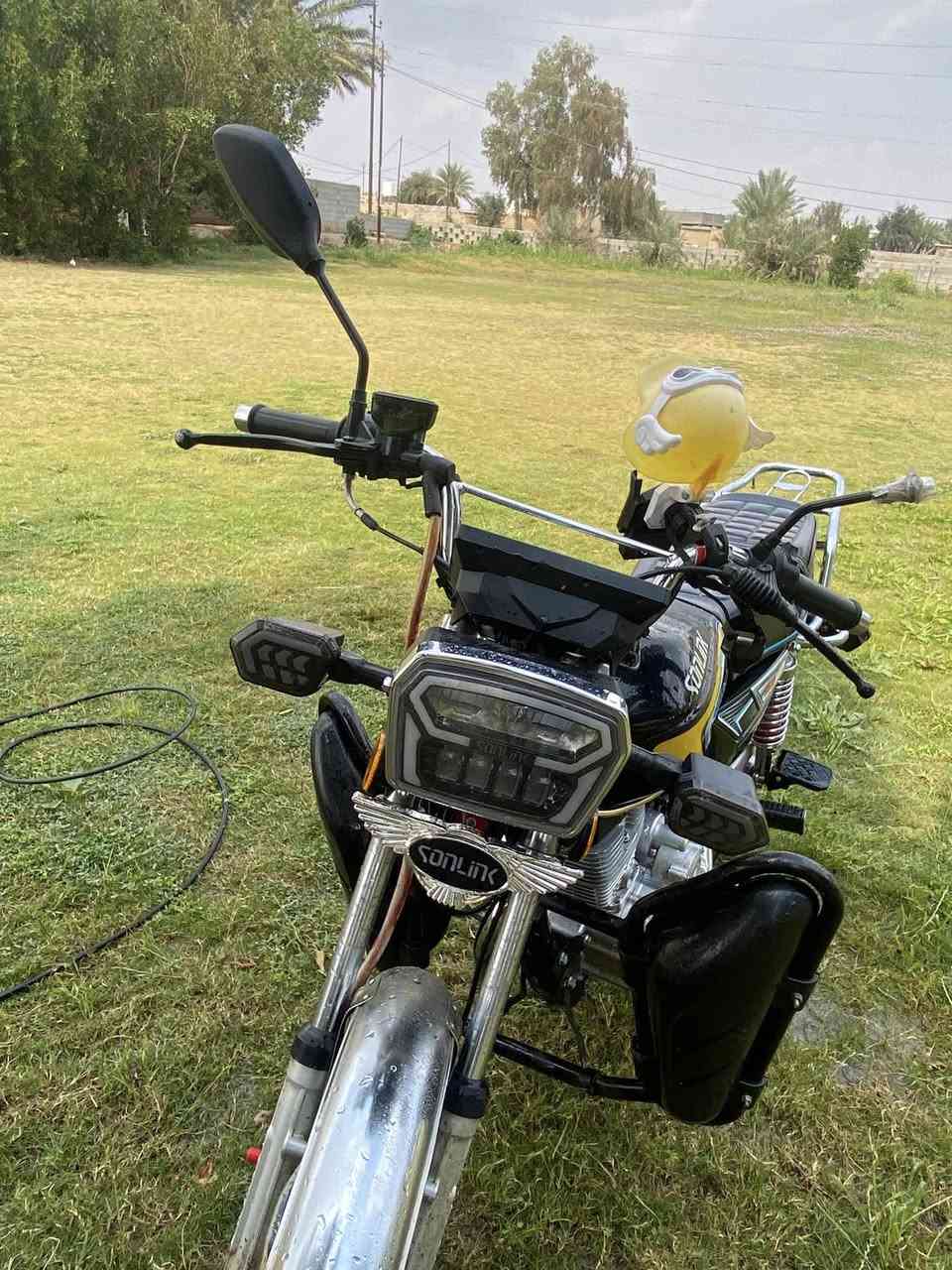 سلام عليكم دراجة للبيع سافان الأصلي ختم موديل2025 الشراي يتصل ***********
