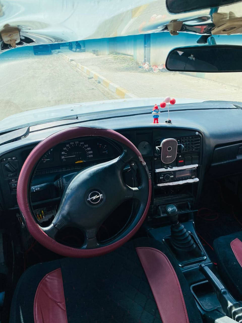 السلام عليكم يوجد سياره اوبل اوميكا ستيشن للبيع نضيفه جاهزه من الدعاميه للدعاميه رقم دولي لل 30 بأسمي دوشمه كامله محرك لا صرف ولا تبخير كير بلشرط تواير جدد الشرايع يتصل ***********
