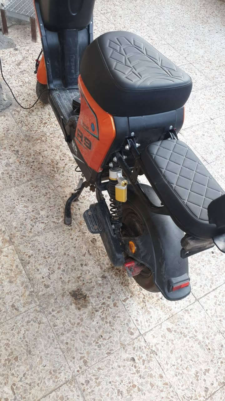 R9 للبيع جديده جدا. السعر 360الف. رقم ***********العنوان بصره.
