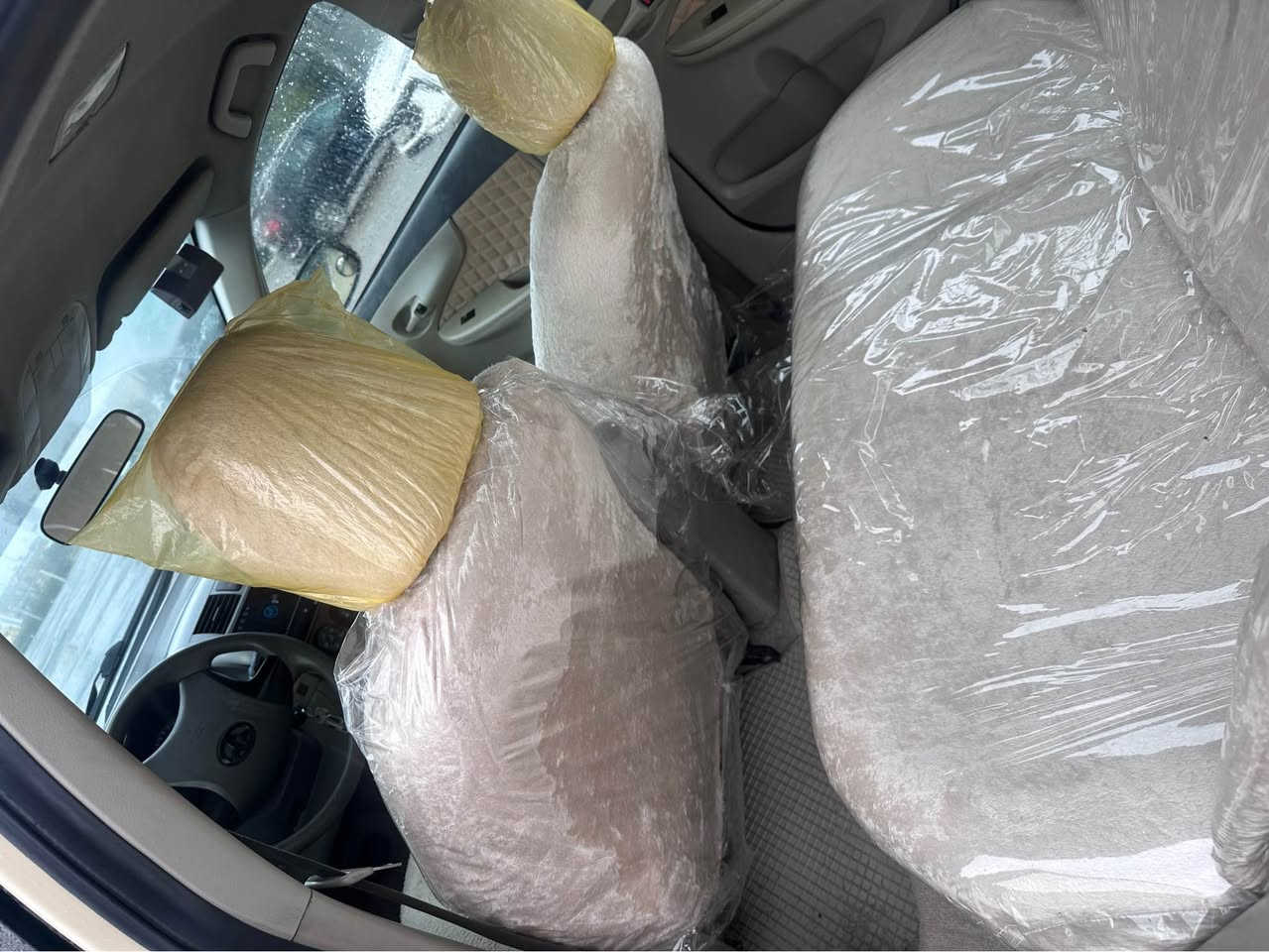 بيكاشو تكسي 2010 كرايته گير توماتيك گيرو مكينه و تەقه و رقه و كارباياتي به شەرەت بوخاري نيه سەر في نيه تبريدي ساردو گەرم مەزبوته شاشه ايپات تاخم غورفەي سفره گاعي نوي به رگه كوشيني نوي به رەدەرکەي لوكه چوار تايەي خاويني له ژيره چاملغي لاي سايقي سبوغه لەگەر سندوقي جي جي سارده كوتي هه يه پشتي ناو حەوزي نيتي تەنها قەيتاني جولاوه زوريش خەفيفه پيشي ته نها بەده نەيە بي شانسی و بي بەتانه  سەنەوي هەزەي نويه بەناوي خومانه بي كيشەیە نرخي ١٣٠ مجالي برايەني تيدايه  ***********
هه ولير أربيل, العراق
