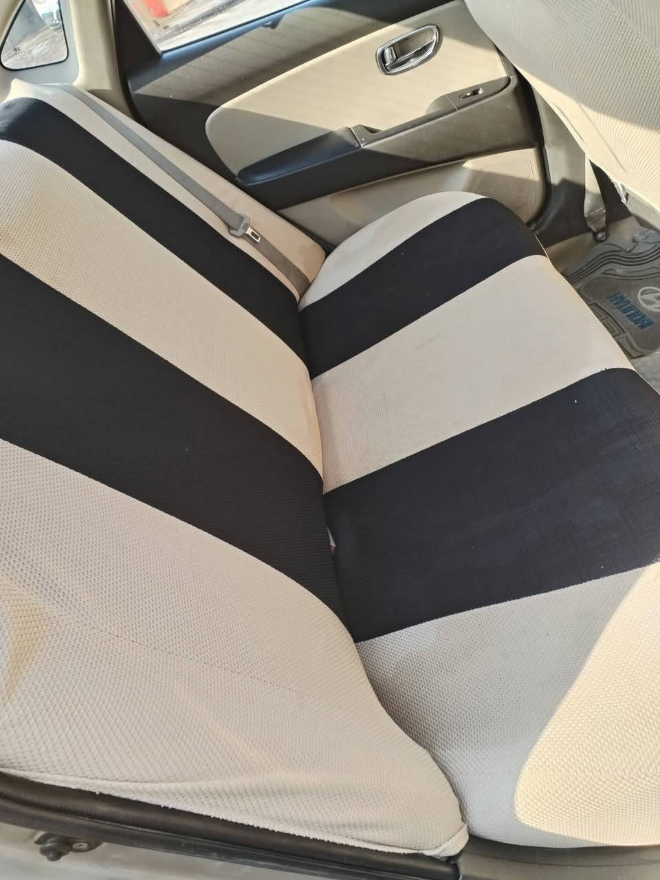 السلام عليكم النترا  تكسي صفره موديل 2010 وارد أمريكي محرك 2000 حادثه جاملغ معمر مكاني بغداد رايده 110 وبيهه مجال اليرغب يتصل ***********
