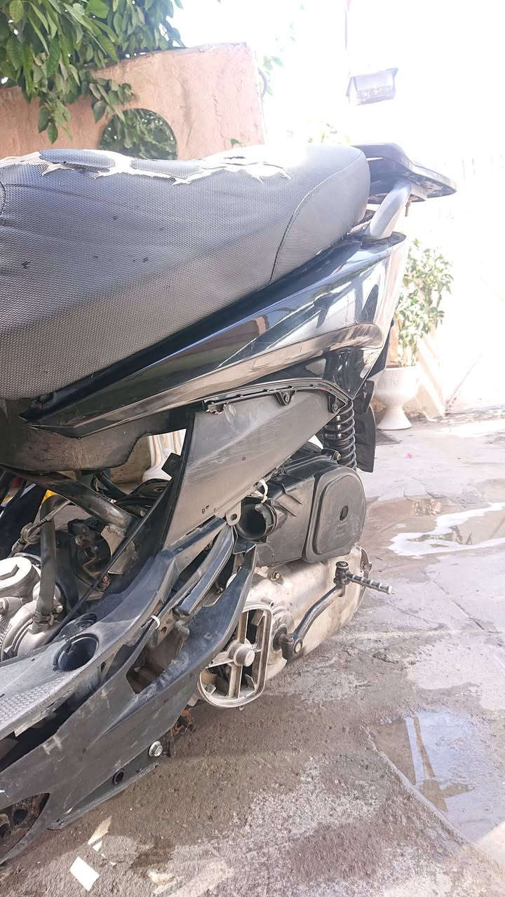 تم اعادة النشر بسبب الوعود الكاذبه سلام عليكم ماكس fs دراجه كامله مكمله كهربائياته كامله كلشي شغال لايت عالي ناصي سكن اشاير يمنه يسره بريكات امامي وخلفي كامله مكمله مكينه مال عدله بلادي ولاتنقيض ولاتبخير ولانضوح المكينه خير من الله شلعه ومعدل فول وناعمه وشغاله سلف وهندر
نقص ترايش وسواد الي يكعد جوه الكشن فقط
الرقم ***********
المكان بغداد حي العامل قرب بانزين خانة حي العامل
السعر 330 وبيه مجال للشراي
تحياتي للجميع
