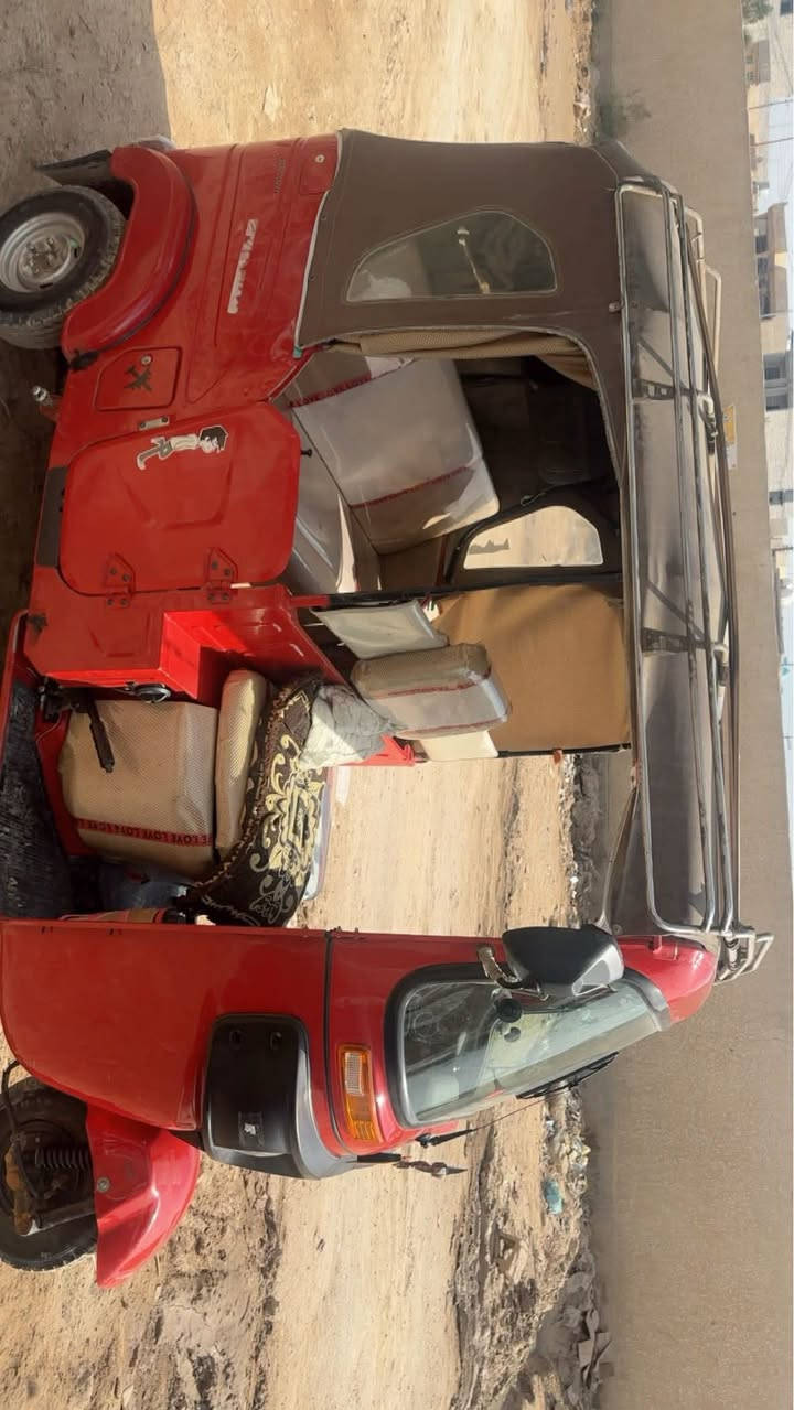 السلام عليكم تكتك للبيع رقم وسنويه بسمي كفاله عامه موديل ٢٢ رقم ديالى إنكليزي ***********
