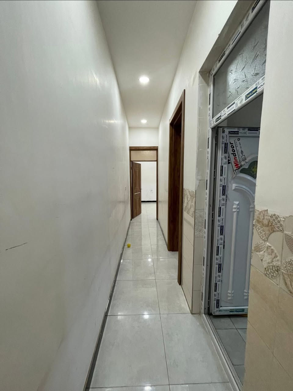 🏡 شقه ارضيه حديث للإيجار معزوله عزل تام 

🔹 يحتوي على:

✅ غرفتين نوم

✅ صالة

✅ مطبخ مشترك

✅ مناور2

✅ طرمة

✅  (طبكة سيارة)

📍 الموقع: الأعظمية – قرب المحكمه 

💰 الإيجار: 700الف دينار قفل 

📞 للاستفسار:***********📞📞

🏢 مكتب المستقبل للاستثمارات العقارية

📍 بغداد – الأعظمية – شارع الضباط – خلف جامع العساف.
