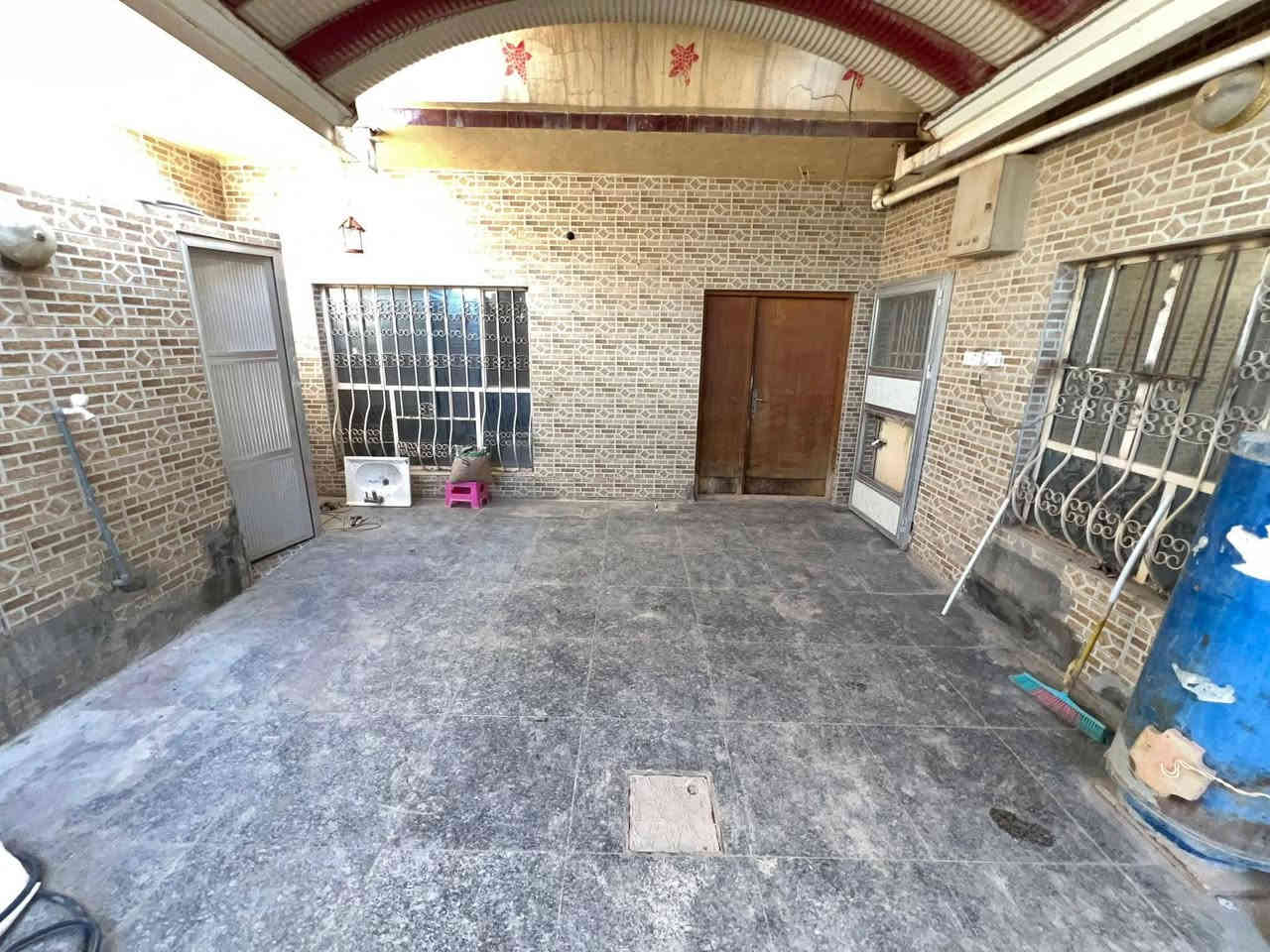 🏠دار للأيجـــــــــار
فـٓــــي الأساتــــــذة الأولــــــىٰ مقابــــــل مطعــــــم نائـــــــل
__________________
المساحــــــة // 200م
الواجهـــــــــة // 10م
النــــــــــــــزال // 20م
__________________
🧱🏗️ #البنـــــــــــــاء
غرفتيــــــــــن وصالــــــــــة وهـــــــــول ومطبــــــــخ ومجمـــــــــع صحيـــــــــات وگـــــــــراج وصحيـــــــــات خارجيـــــــــــة ...
___________________

___________💲
قيمـــــة الايجـــــــار 550 قفـــــل بـــدون عملـــــة
___________💲

___________________
#مكتـــــب
       🪐 الخــــارطــــة العقـــــاريــــة 🪐
#الكائـــــــــن
   فـــي ⇩ حـي_الطيـاره_شـارع_25_الـرئيســي_قــرب
_المــــدرس_حسيـــن_طيــــاره
0️⃣7️⃣8️⃣2️⃣5️⃣2️⃣1️⃣2️⃣5️⃣6️⃣5️⃣📲
___________________________________
