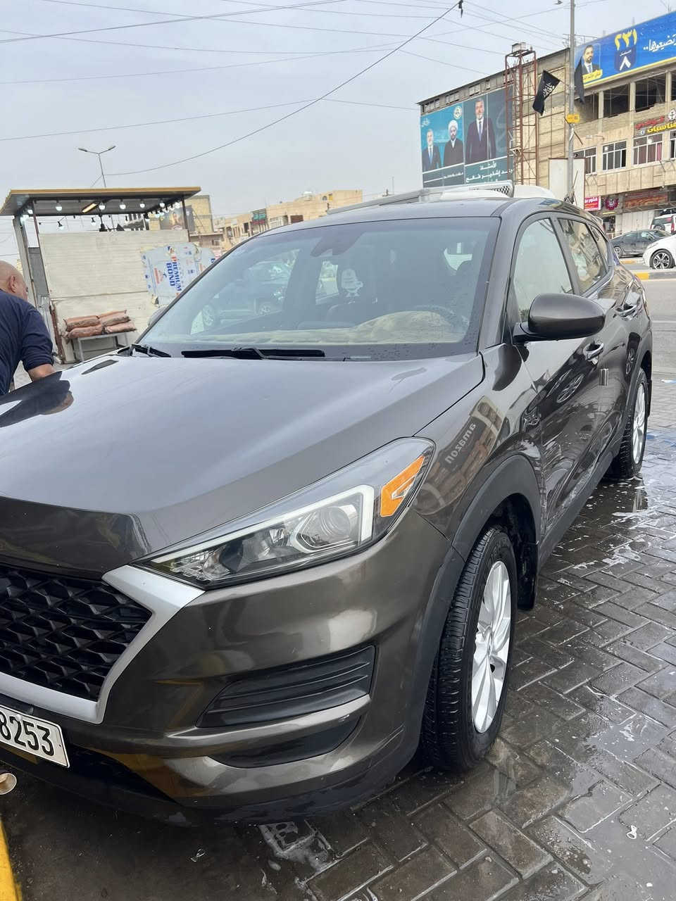 السلام عليكم
‏Hyundai توسان 2020 للبيع 
‏سيارة وارد أمريكي مثل ما موضح بالصور الحادث سرقة دشبول فقط وهنا بالعراق صارت بيهه كم طخه السيارة من ناحية كير ومكينة كهربائيات وتدفئه وتبريد خير من الله سيارة جاهزة وما بيها أي نقص تجي تأخذها فحص وتوديها سونار وبيك خير وتدلل  والسياره باسمي تحويل ثاني يوم رقم بغداد  الرقم الجديد الانكليزي  سعر157 ورقه وبيها مجال بسيط جدا حك الجيه وإذا عندك اي استفسار خابر وسهله رقمي *********** ابو مصطفى 
مكاني حي الجهاد
