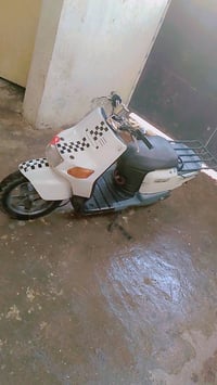 دراجه كلاسك نقص كلوبات وباتري فقط نص هندر تشتغل محرك اخرس مكانه الأمين...