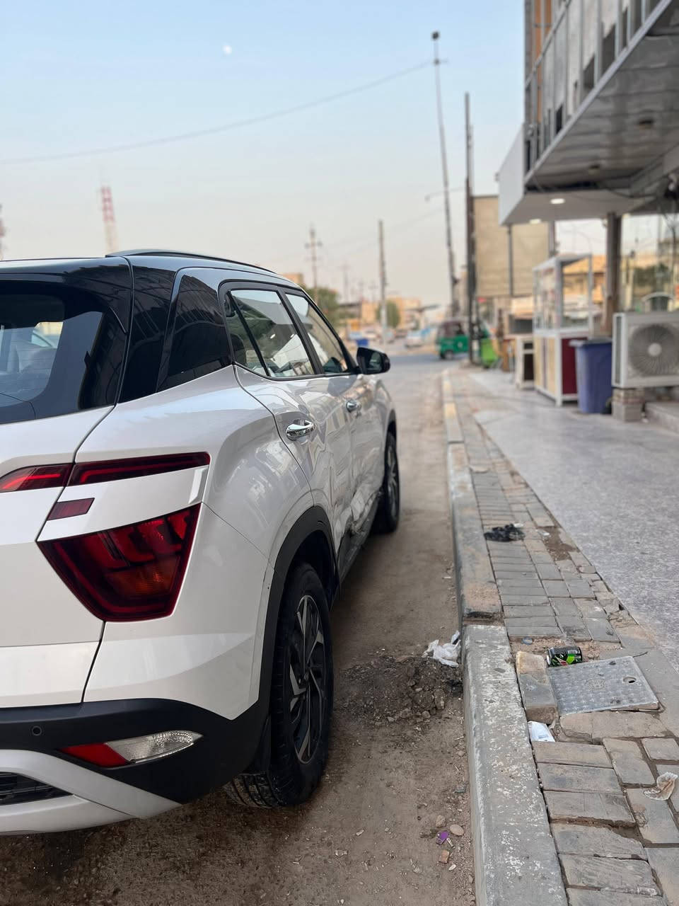 للبيع – هيونداي كريتا ⁦Hyundai⁩ ⁦Cret⁩ ⁦2024⁩ (فول مواصفات)
سيارة هيونداي كريتا 2024 ، استخدام خفيف جداً ونظيف.

المواصفات:
* فول مواصفات
* فتحة بانوراما (قطعتين)
* تشغيل بصمة + دخول ذكي (بصمتين)
* 5 أنظمة قيادة (Drive Modes)
* شاشة + كاميرا خلفية + حساسات
* محرك 1500 تيربو
* نظام حقن (8 نوزل)
* محرك 4 سلندر اقتصادي وعزم ممتاز
* وبعد بيها مواصفات ماذكرتهحادثه 
الحالة:
* السيارة تعرضت لحادث مثل ما موضح بالصور ( تحتاج للصيانة  )
* جميع 
* ممشى:30 ألف زيرو
* السيارة نظيفة جداً وما محتاجة أي صرف ابيع ع حادثه
العنوان بصره معقل 
معلومات إضافية:***********
* رقم بصرة السعر   145
