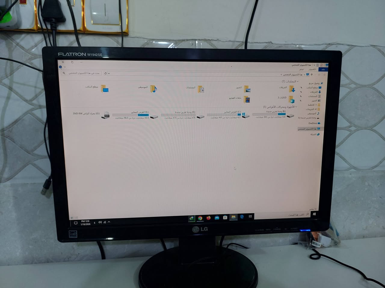 سعر 270 مكاني كربلاء انتصال او واساب ***********
........................................................................................................................
مواصفات الكيس:
المعالج: Intel Core i3-7100 (الجيل السابع)
كرت الشاشة: GTX 1050 Ti 4GB
الرام: 12GB DDR4
التخزين:
SSD 256GB
HDD WD Blue 1TB
HDD WD Green 500GB
هارد 500GB قديم لخزن الوسائط فقط
باور سبلاي : 500 w
.......................................................................................................................
UPS Power Solid 1000VA Gaming
عمره سنتين
يشغل الكيس وحده 5 دقائق
يشغل الجهاز كامل 3 دقائق
فقط يحتاج تبديل بطاريات نوعية زينة ويرجع يشتغل 35 دقيقة تقريبًا
ملاحظه/ مفتوح مره وحده لغرض التنظيف من الغبار ينظف كل سنه ونص
.......................................................................................................................
الشاشة:
LG19 إنش
الدقة: 1440×900p
التردد: 75Hz
قديمة لكن شغالة تمام
....................................................................................................................
جهاز يشغل ألعاب ثقيلة بدون مشاكل
مثل: Call of Duty: Warzone – Dead Island 2 – GTA V – Resident Evil 8 – Red Dead Redemption 2 – Far Cry 6 – God of War – وغيرها
الحرارة لا تتعدى 70 درجة حتى بالصيف تنظيف كل أسبوعين ببلور وفرجة دقيقة القطع نظيفة، مو مضروبة، وما مفتوحة نهائيًا خصوصا كرت الشاشه .............................................................................................................
