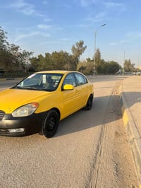 عـندي اكسنت ٢٠١٠ حادث جاملي خلفي وشويه بالحوض فقط لعود شواصي قماره تكم...