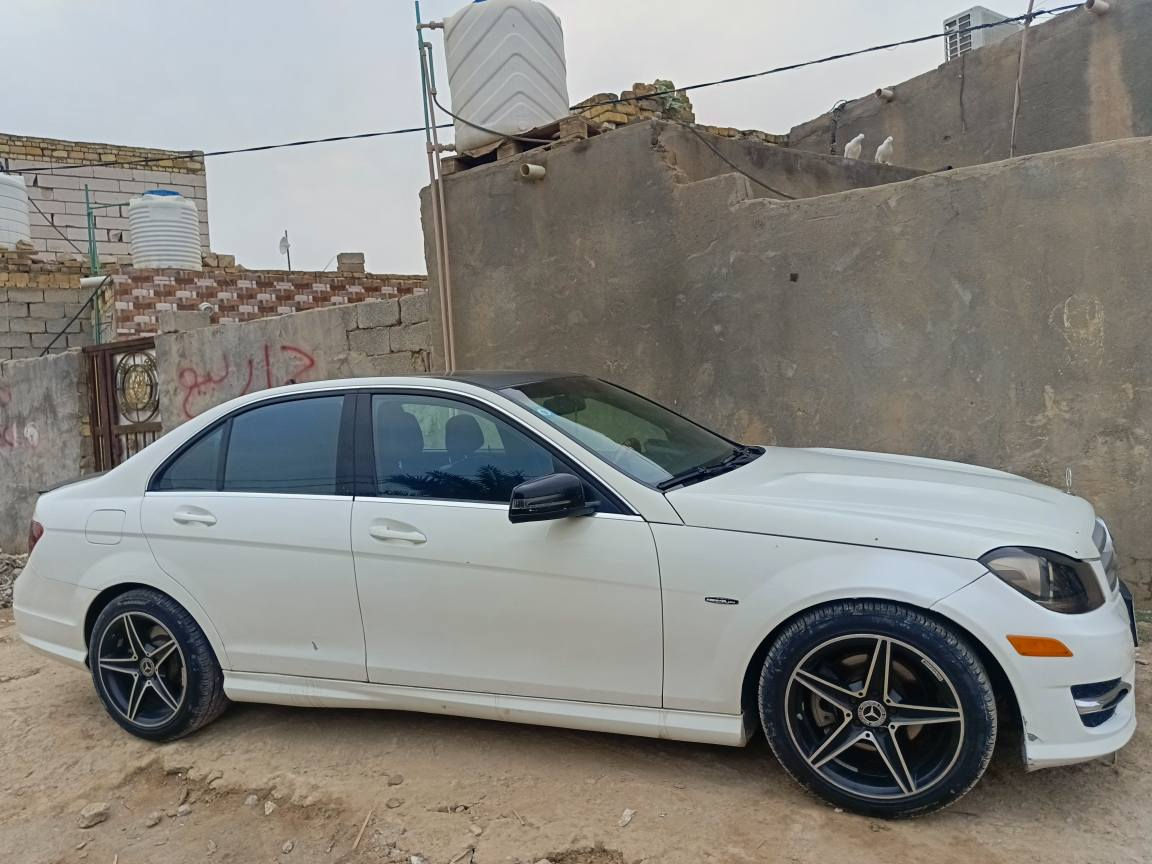 للبيع مرسدس 2012/محرك 6 سي/204. رقم بغداد انكليزي بيه تبديل بنيد وجاملق وباب ابدون ضربه /حداديه جديده حاب تستفسر اتصل *********** وتساب موجود اسعر 130 وقابل التفاوض
