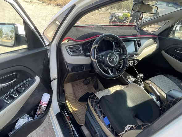 كيا كارنز خليجي 2014 محرك 2000 دوش مكفول وگير ايضا 7 راكب تبريد قطعتين حداديه جديده  تخم تاير جديد ثلاث انضمه قياده حساسات خلفيه تحكم جهتين  تغليف الارضيه والكشنات جلد لايت دوار كفاله عامه عدا بارد مقدار شبر بالباب الخلفي الايمن والباقي كفاله رقم بغداد باسمي سنويه لل2027 كتلوكات الشركة وبصمه احتياط  السعر  ١٥٠$ بيها مجال حگ الجيه 
للاتصال ***********
