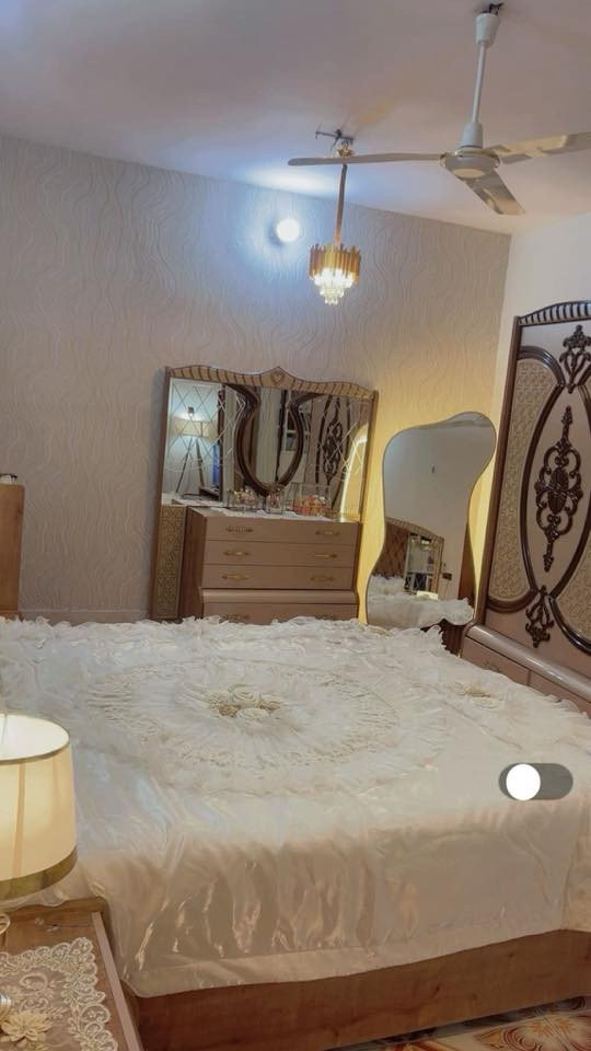 غرفة تركية البيع مكان بغداد مابيها اي اضرار السعر مليون الاستفسار مراسله هذا الرقم ***********
