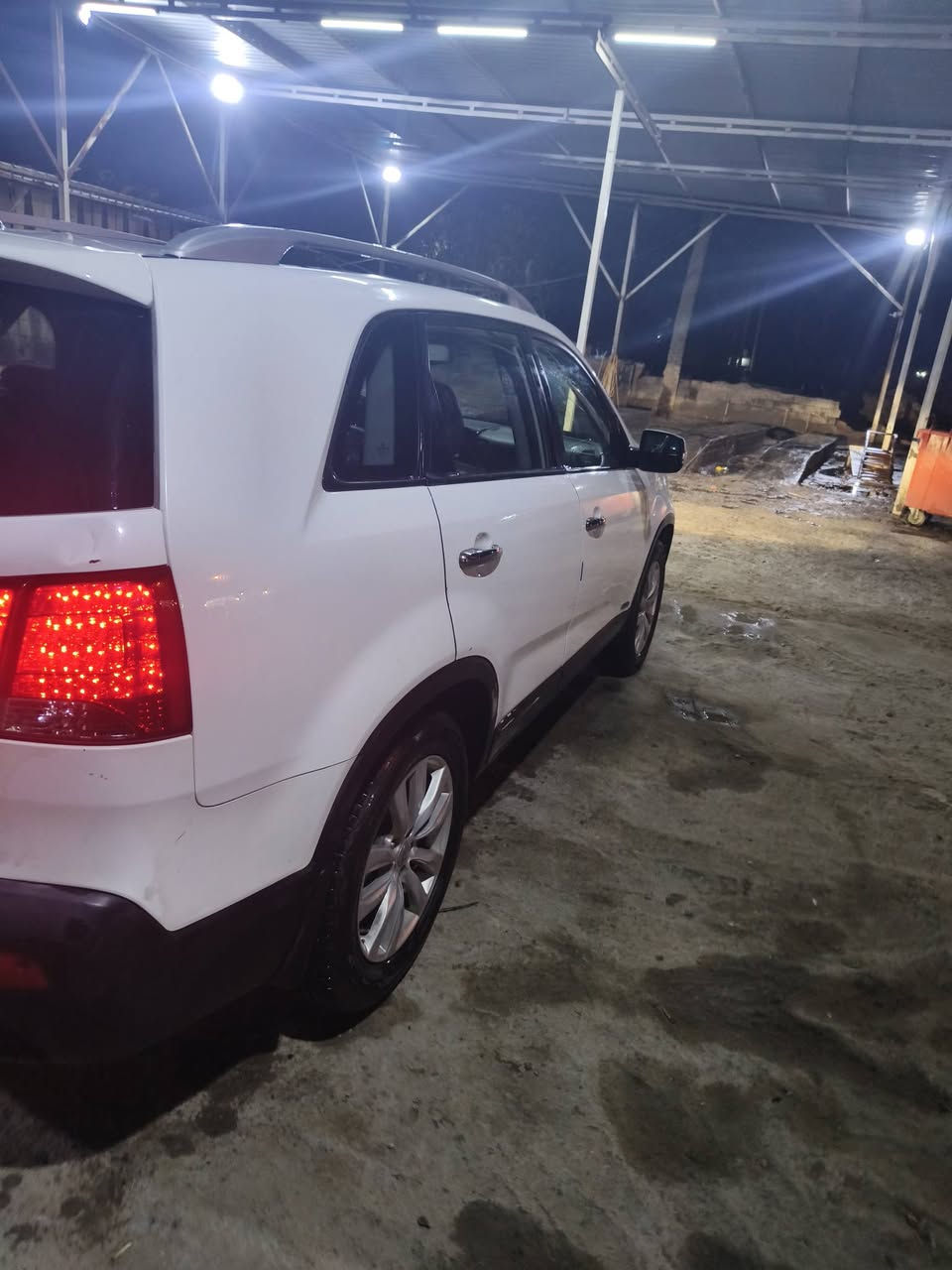 السلام عليكم ورحمة الله
للبيع فقط .... 

سورنتوو موديل 2010

وارد كويتي فول مواصفات 

1. سته سلندر 

2.بنوراما سقف 

3.فور ويل 

4.تحكم ستيرن 

5.مثبت سرعه 

6.تبريد 3قطع

7.كشنات جلد 

8.سبعه راكب 

9.اشاير بل مري مري شفط 

10.ارضيه جلد 

السياره بدون ضربه 

تبريد تدفئة شغاله 
خير من الله
بيه الباب الوره مصبوغ نصه فقط 

مكينه برغي ما مفتوخ بيه 

كير جديد 

تخم تاير جديد صار له شهر

رقم بغداد دولي 

السياره مال جناي 

بل عافيه عل ياخذه 

السعر 148

مكان السياره كربلاء 

***********
