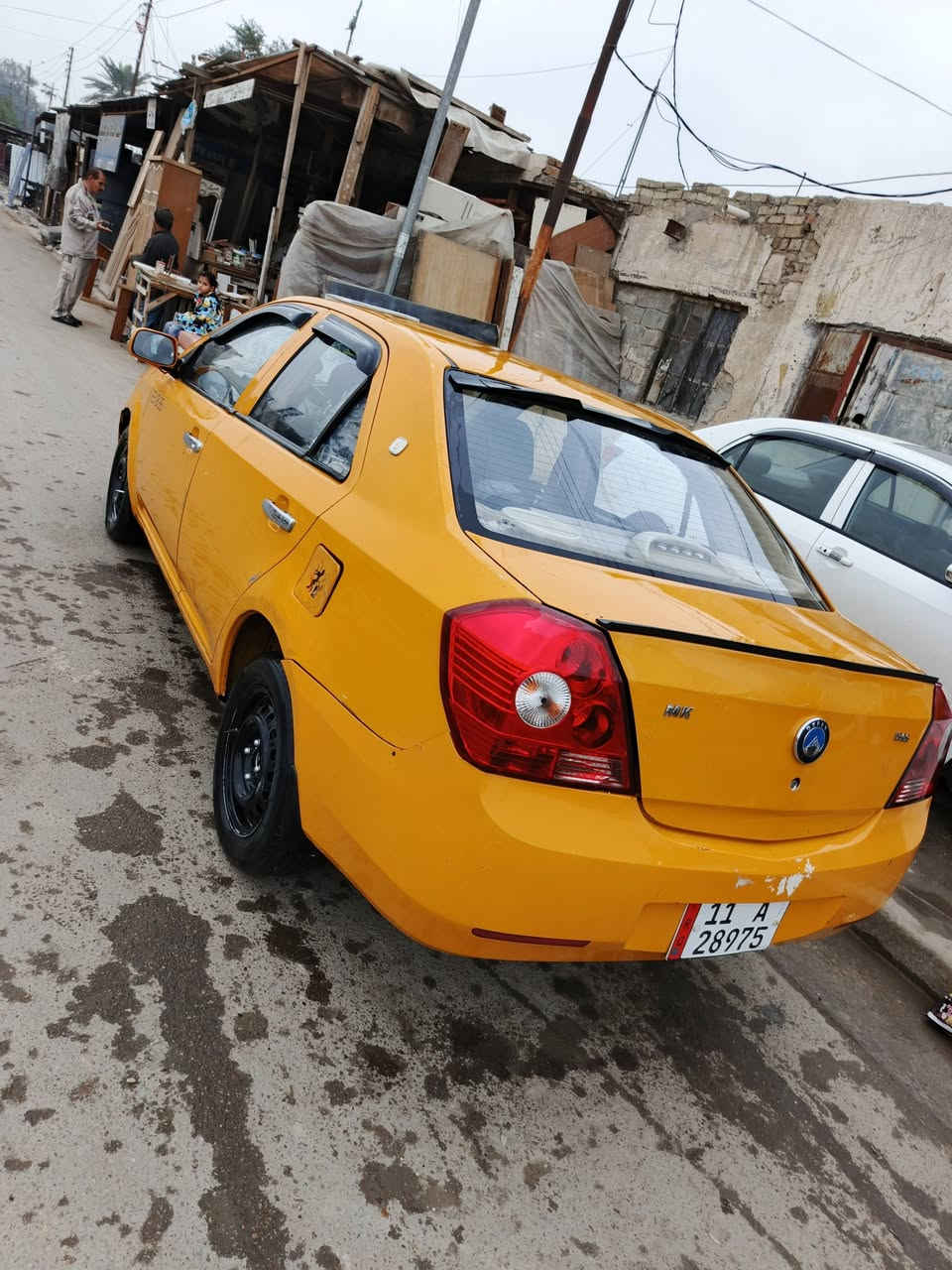 جيلي MK موديل 2011 لون برتقالي مصفر 
سياره اقتصاديه مكينه وكير محور كورله كير عادي مابيهه نقوصات الرقم الجديد مصفره هيئه وغرامات تحويل ثاني يوم رايدينه ب 36 وبيهه مجال مستعجل عله بيعتهه رقم بغداد ***********
