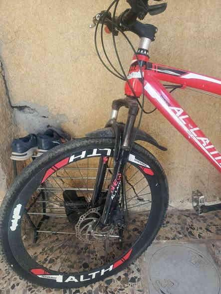 سلام عليكم
بدون مقدمات البايسكل للبيع مثل مشوفونة مابي اي شي بس التايرات نازلات السعر 120 وبي مجال الي مهتم *********** #الكل
