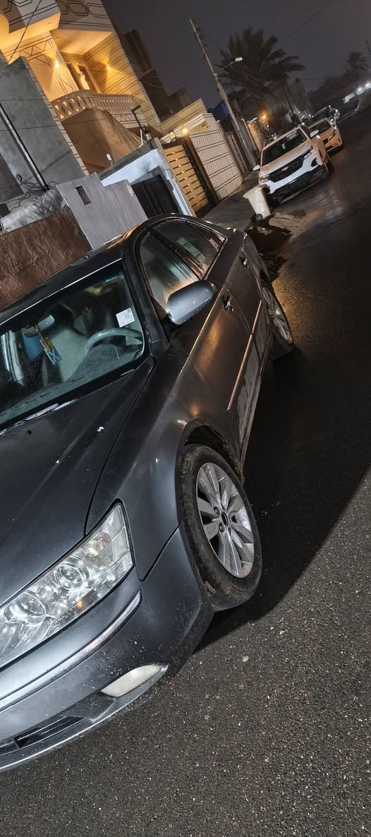 سوناتا موديل 2009 وارد امريكي ضررها جاملغ وبنيد بدون دواخل لغود وشواصي وتكم مكفولات  مصبوغه عام جماليه مكينه 6بيه خانه واكفه رقم بغداد انكليزي  ب اسمي صدره ٦٠٪ فتحه داخل جلد كشن كهرباء
السعر 90وبيه مجال 
للاستفسار/***********
