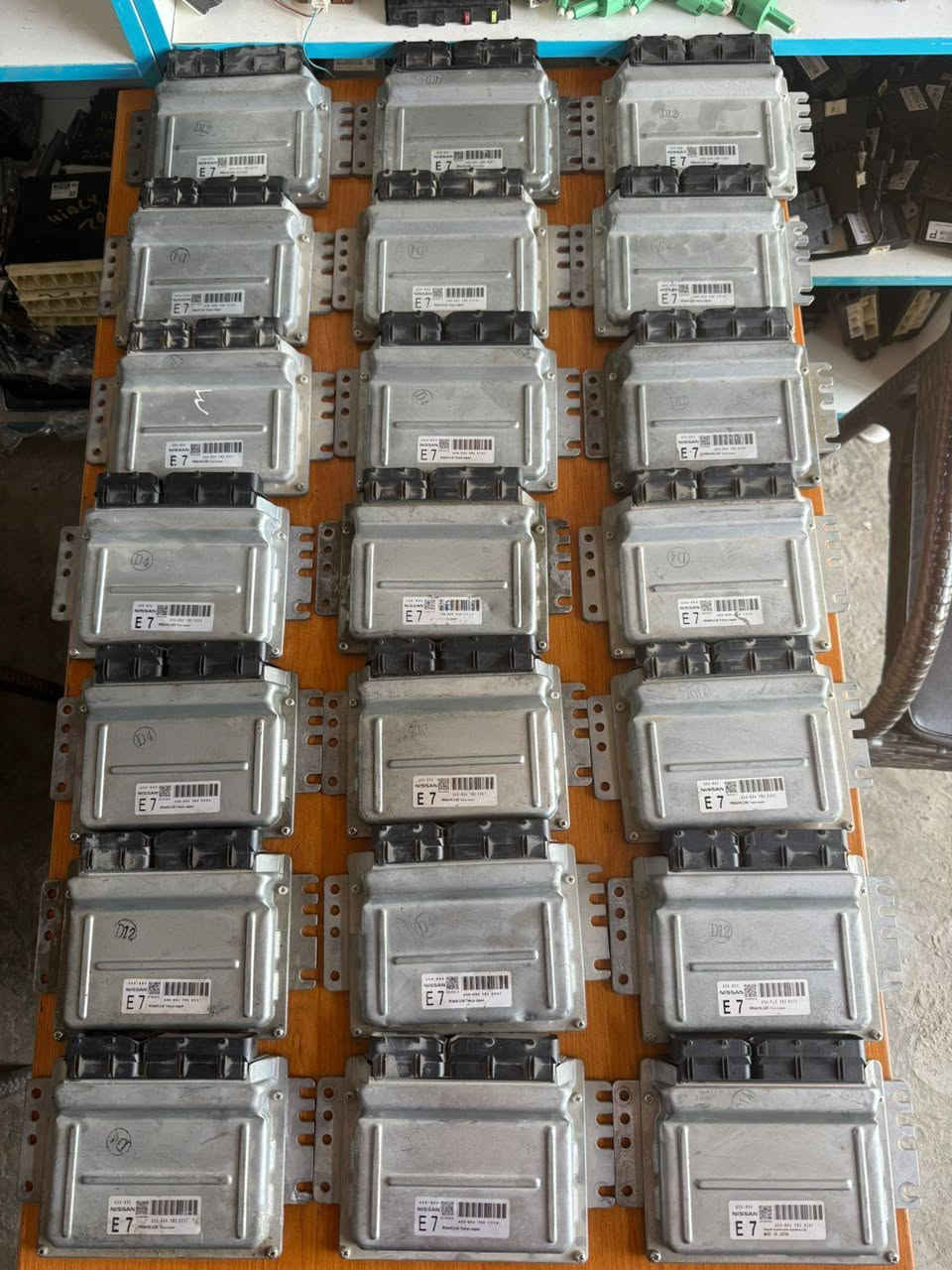 السلام عليكم 
يتوفر في وكالتنا قطع غيار نيسان يورفان هايس 
بغداد مدينة الصدر داخل قرب محطة الوقود 
***********
***********
يوجد توصيل لجميع المحافظات
