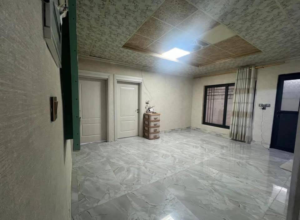 السلام عليكم 
دار للبيع 
حي السكر 
مقابل البان شلاوي 
فرع صبه 
المساحه 250 م 
واجهه 12،5 م 
طابقين 
منعزل بدرج خارجي 
ويوجد درج من داخل الدار

لمعرفه الاسعار الانضمام الى قناة تليكرام
https://t.me/+Lf9GPl03fMs3YWM6

للاستفسار مراجعة مكتب ترف للاستثمار العقاري TARAF 

***********
***********
