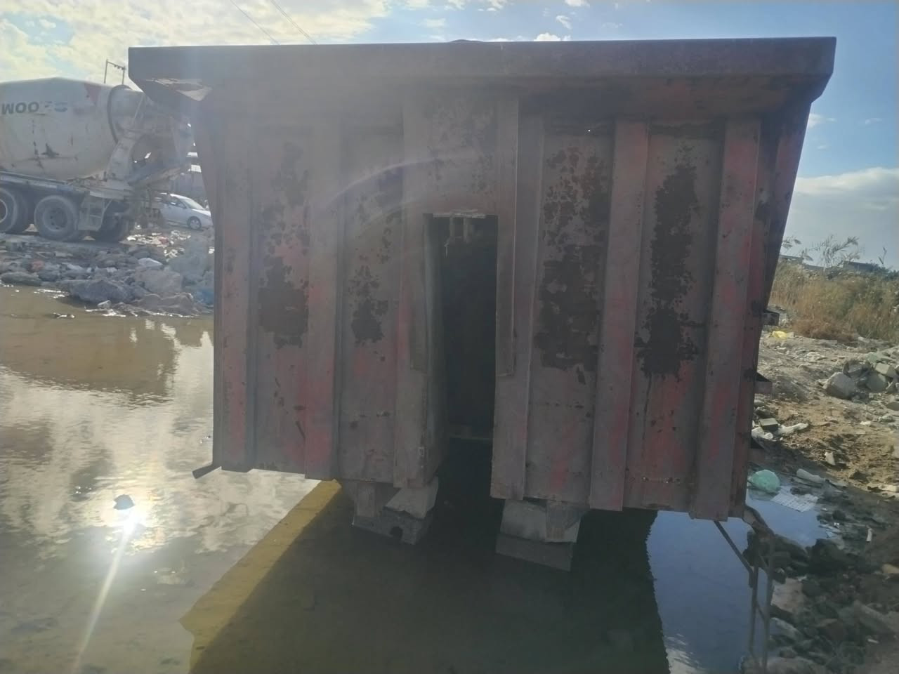 السلام عليكم اخوان للبيع  بدي هاوزر الطول سته متر السعر 30$ بي مجال /***********/***********
