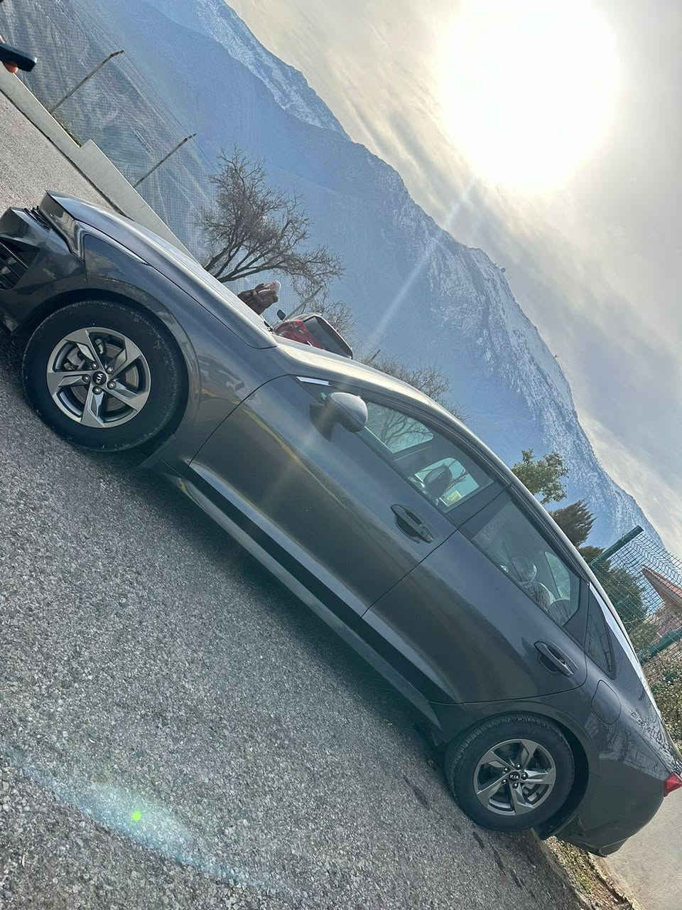 كي فايف k5. للبيع 
السياره نضيفه استخدام شخصي 

موديل 2021 
حادثها بس بنيد فقط كفالة لغود وشواصي وكامل بدي السياره
ماشيه 85 الف
مواصفات 
بصمات ابواب 
اشارة ترحيب 
تشغيل عن بعد 
رادارات اربعه 
رادار تصادم امامي خلفي 
كشنات جلد 
مودات قياده 4
هند بريك بصمه 
مكينه 1600 تيربو 
رقم مثنى معوقين 

السعر163 $وبيها مجال للشراي 
مكان الناصريه 
رقمي ***********
