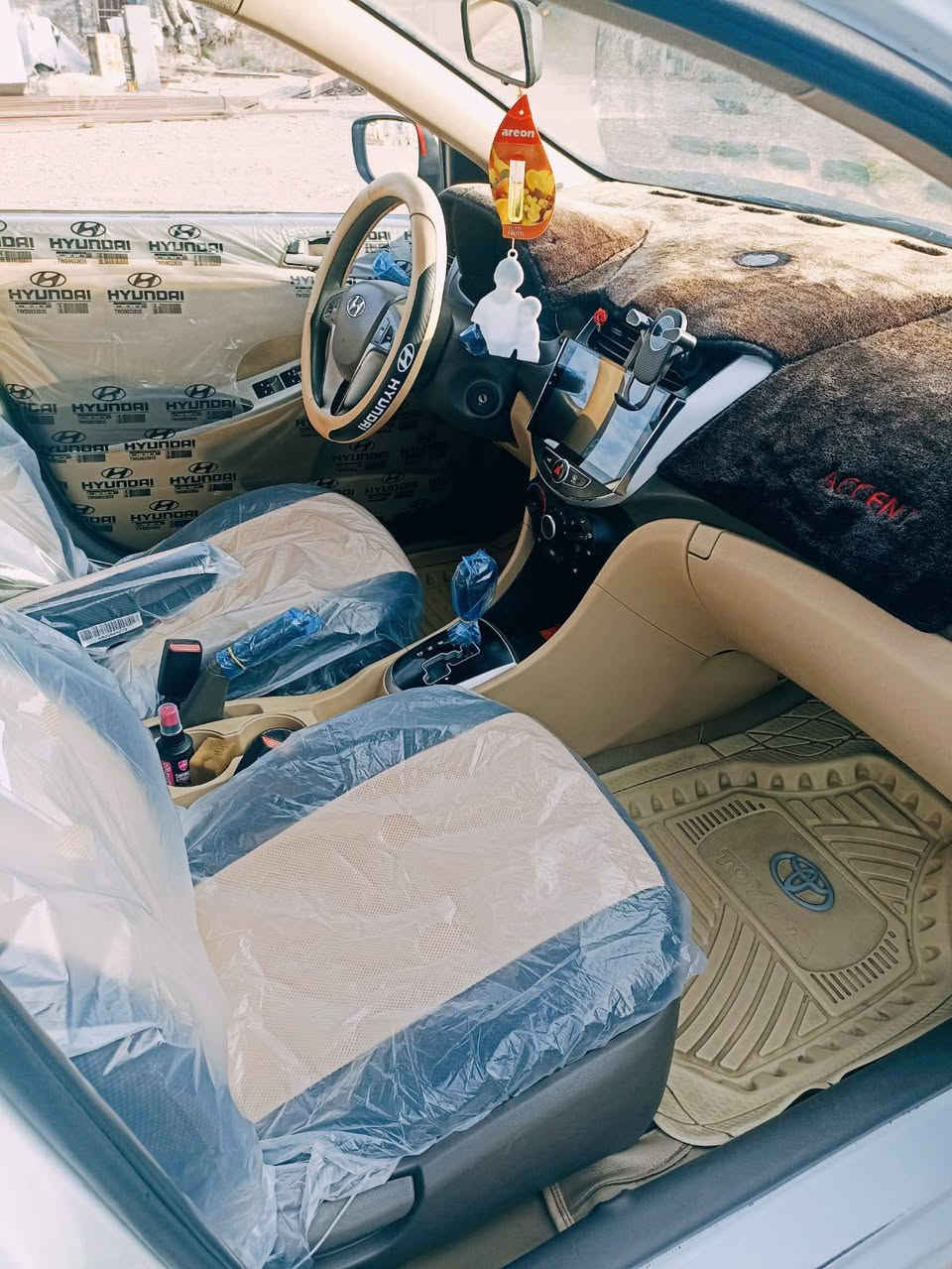 اكسنت 2013 محرك 1600 خليجي ماشيه 97 رقم بغداد تحويل ثاني يوم محرك كير تبريد مكفولات بيها قطعتين صبغ السعر 93  العنوان بسمايا الشراي يتصل ( *********** )
