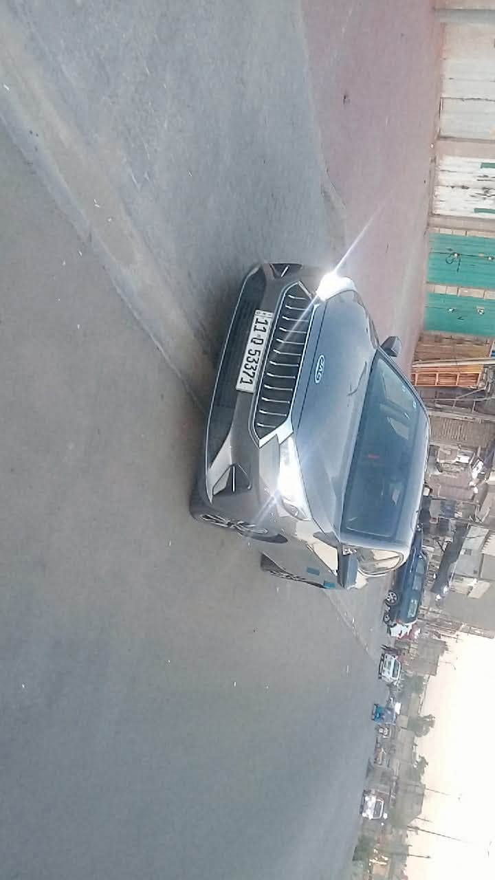 السلام عليكم بيوادي جي سفن موديل 2024 كفاله عامه من الصبغ والضربه السياره احله من الصوره بصمه فتحه كامل مواصفات كفاله كير محرك ماشية  30 الف عارضها بشده و 7 ورقات رقمها بغداد بسمي بكاني بغداد ***********
