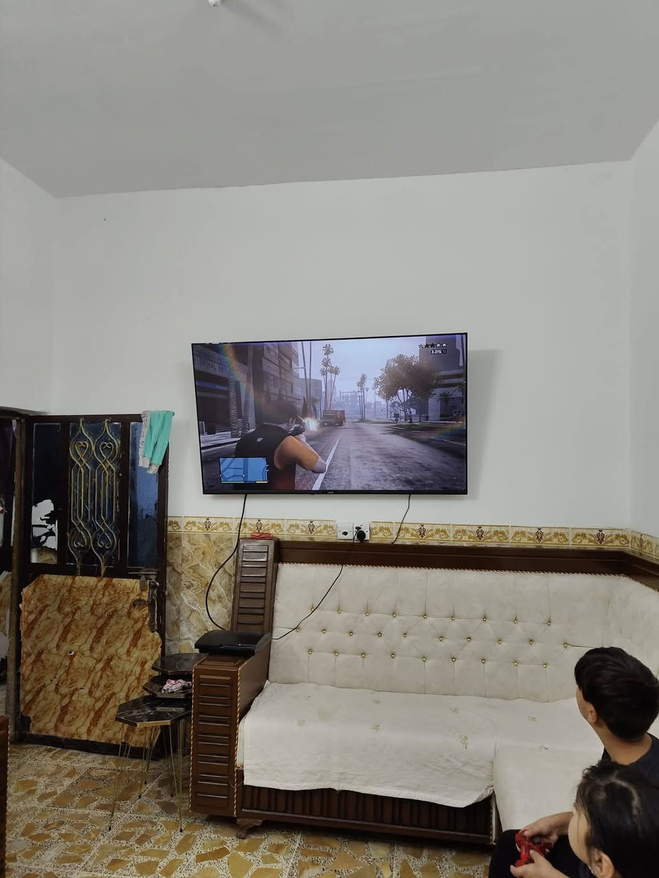 مرخصة الادمن المحترم نص قطعة طابو صرف الواجة 5 والنزال 20 البيت كله سيراميك الارضية كاشي ابو ال 40 عراقي جلي موقعي كراج 5 امترار البطتونة صب مسلح وغرفة فوق كانت سندويش وشلتة سعر 50 مليون قرب شارع الشمري البيت بظهر بيت سيد شاوي الي مقابل المدرسه اصحاب الكساء اي استفسار واتساب ***********
