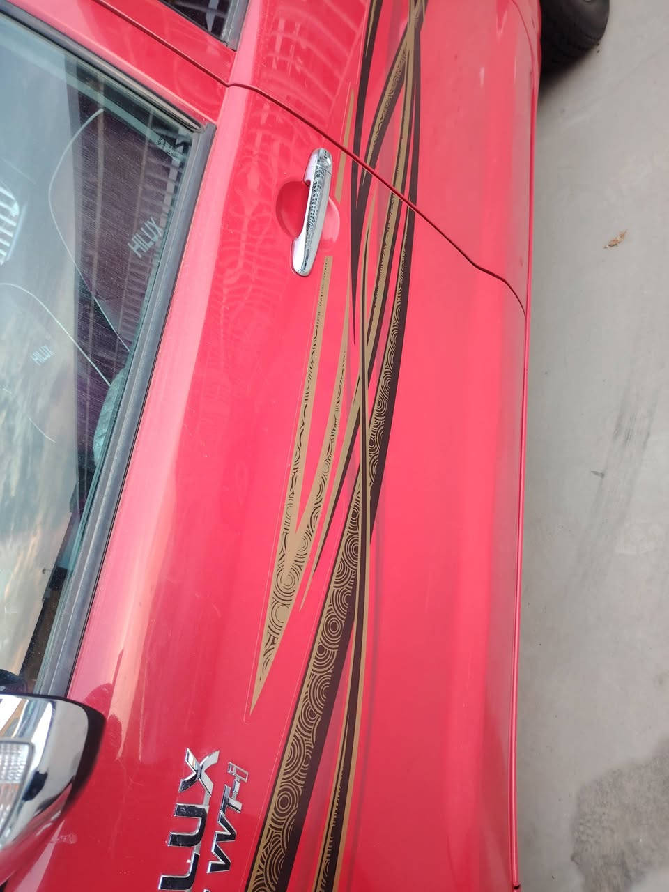 سلام عليكم بيكم فلاونزه ٢٠١٥ واسط ماشيه ٢٠٠ علا وضع شريكه مكفوله كفاله عامه ما عدا بارده بصيطه باب سايق مكان ناصريه قلعه سكر ***********  سعر ٢٢٥
